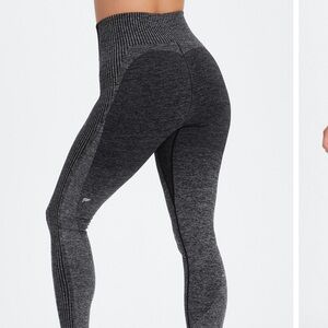 Fabletics Ombre Seamless Ultra High-Waisted Legging Gray size XL athletic